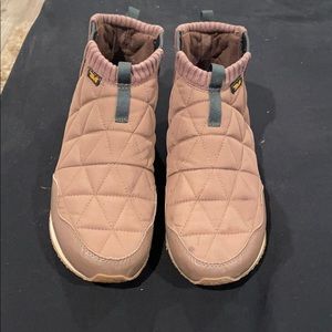Teva Ember Mid Booties